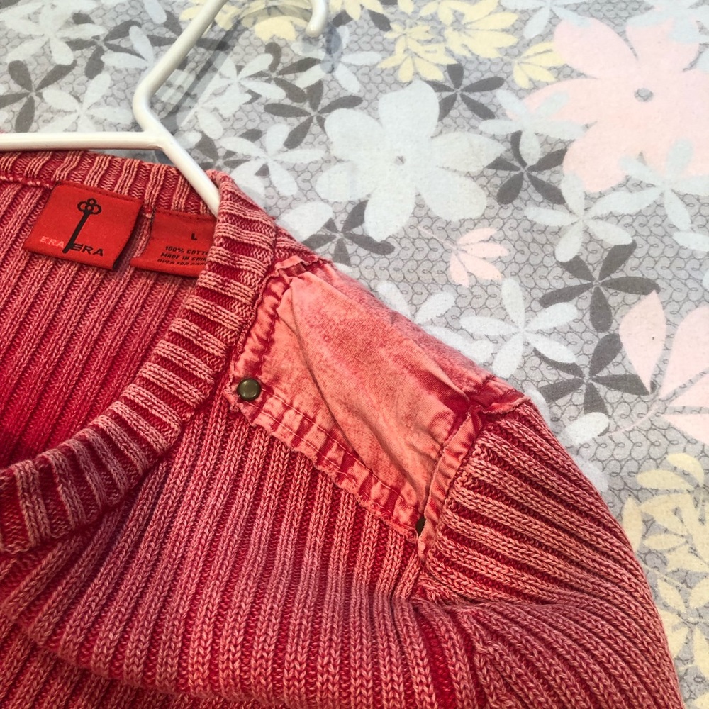 đź’ĄDistressed Red Sweaterđź’Ą - Picture 4 of 4
